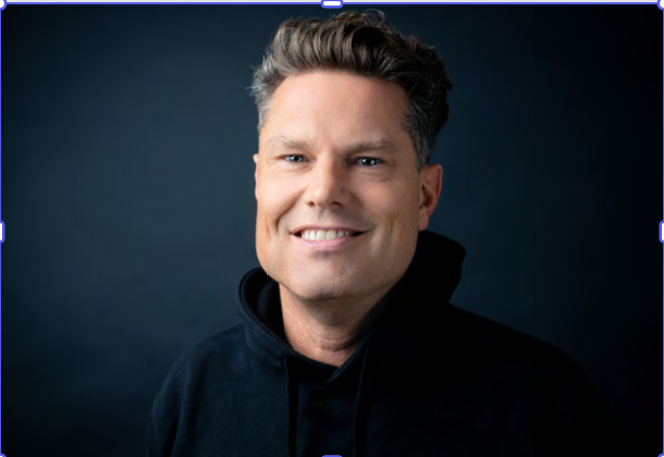 Mann mit Hoody